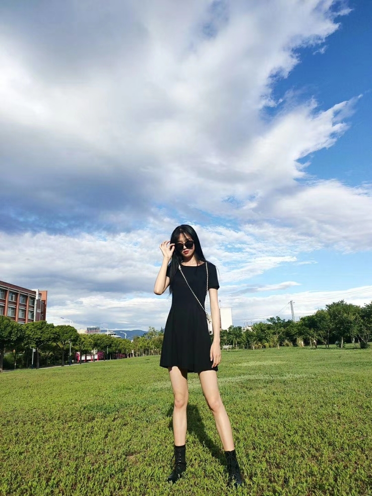 晴天不喝可乐-云南省·楚雄彝族自治州·楚雄市-抖音，微博，快手，***-年龄:22岁身高:168cm体重:44kg特长:舞蹈
接寄拍 送拍 买家秀