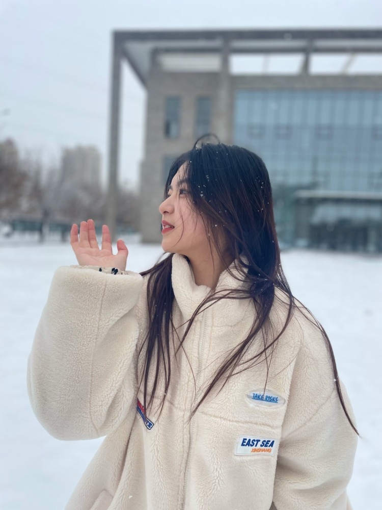 拜托🙏别吃了-辽宁省·抚顺市·新抚区-抖音-影视表演专业生 可接寄拍 买家秀 兼职模特商演 有过拍摄经验 身高163体重96斤 适合风格多样化 甜美 甜辣 汉服皆可 望可以与您合作