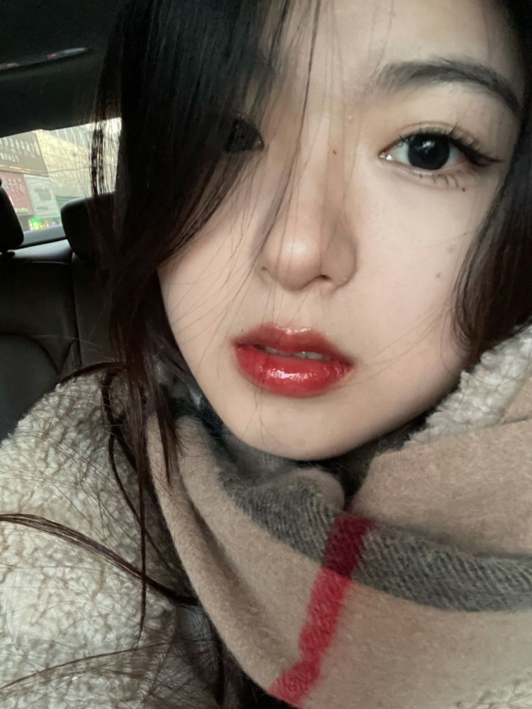 拜托🙏别吃了-辽宁省·抚顺市·新抚区-抖音-影视表演专业生 可接寄拍 买家秀 兼职模特商演 有过拍摄经验 身高163体重96斤 适合风格多样化 甜美 甜辣 汉服皆可 望可以与您合作