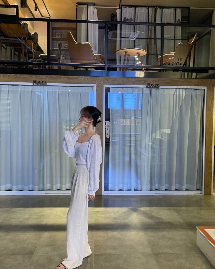 momo-吉林省·长春市·南关区-快手-拍照，接衣服美瞳首饰包都可以。主要接寄拍，合作费用可以商量。
