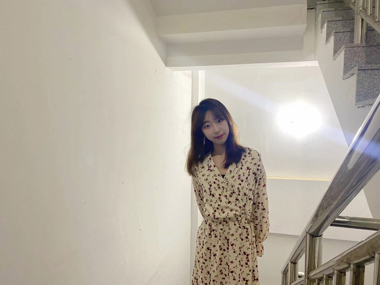 雾.-山西省·太原市·万柏林区--接寄拍啦 身高164 体重86
各种风格都可 衣服 首饰 包包 帽子都可以哦