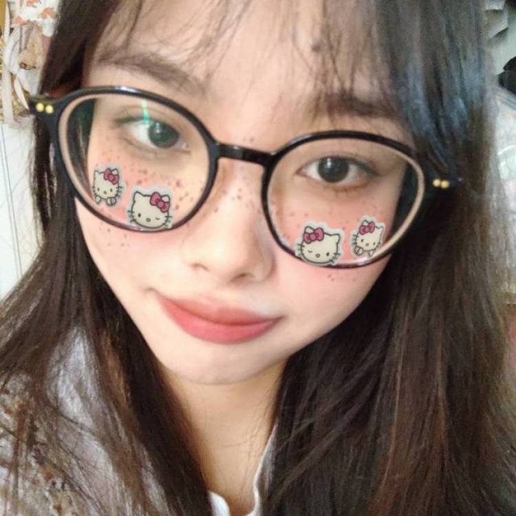 织昂禾未.-河南省·信阳市·固始县--接寄拍，买家秀，身高153 体重97 还可以做美工，平面设计，PPT ***新人