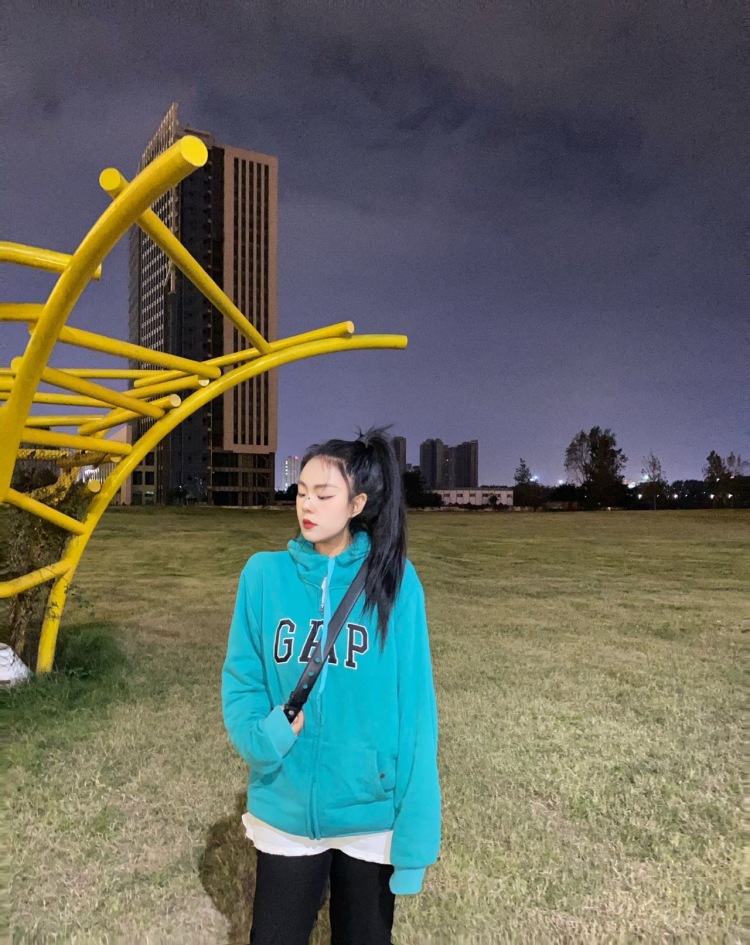 张若曦-河南省·周口市·川汇区--可做寄拍 送拍 素人 身高173希望有意向的商家可以来联系联系我