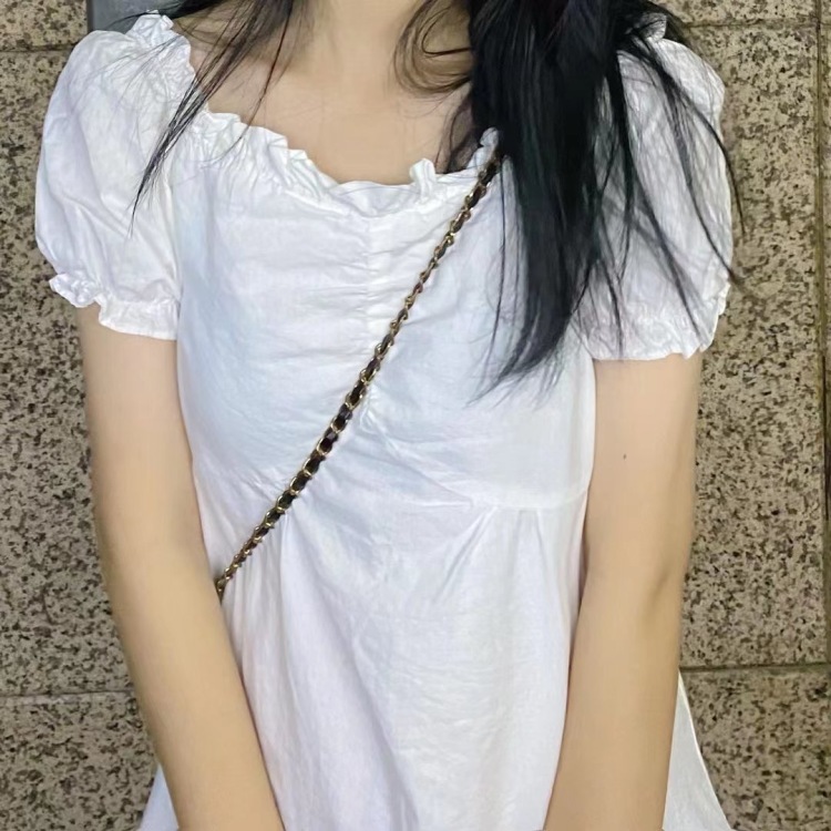 xiaoyu-江西省·上饶市·信州区--身高：165  体重：98    会弹吉他，钢琴  会唱歌 喜欢拍照有专业相机拍摄，想接寄拍 各位大佬看过来