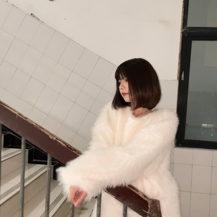 迷人-河南省·信阳市·浉河区--就单纯是个大学生 热爱拍照 也喜欢研究穿搭 假期没有事情干想做一些寄拍挣钱 而且这也是我的一个小愿望～