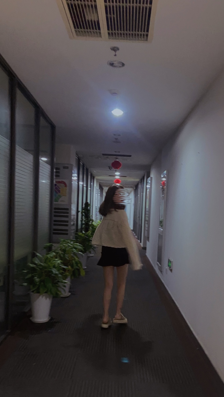 L-上海市·上海市·浦东新区-抖音，***-接寄拍，短视频，探店等，会拍摄会p图剪辑，身高160,体重47KG