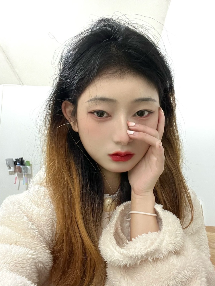 长辞-安徽省·滁州市·南谯区-快手-我身高160体重80,本人喜爱拍照,可拍全身半身,可以接寄拍类的很快出图