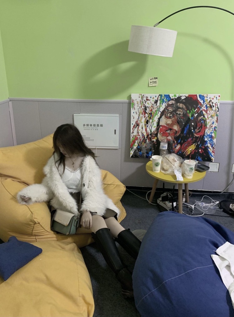 不要对我说再见-北京市·北京市·东城区--可接寄拍,淘宝 pdd买家秀 接寄拍 化妆品 服装 饰品。风格都可