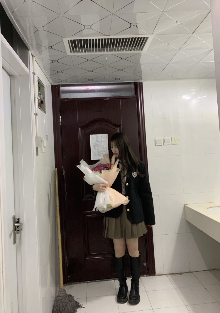 不要对我说再见-北京市·北京市·东城区--可接寄拍,淘宝 pdd买家秀 接寄拍 化妆品 服装 饰品。风格都可