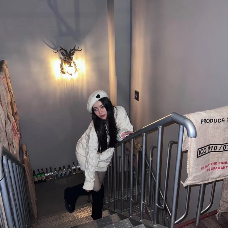 Nana-山东省·德州市·德城区--本人很会拍照也特别热爱拍照,且风格多变,会化妆,出片快质量高;接单范围:买家秀、直播带货、免费试用、平面模特兼职、探底打卡、商业代言
