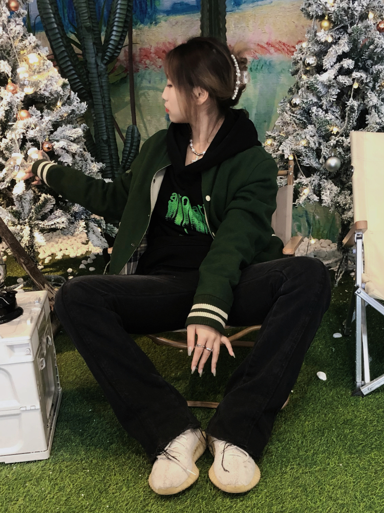 卢卢卢~-浙江省·金华市·东阳市--特长 体育生 爱拍照 想接单打发时间 服装 饰品 穿戴甲 都可以接受 会p图 不墨迹 168 /55