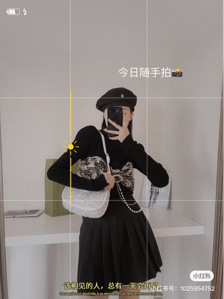 LML-浙江省·杭州市·上城区--年龄19
本人163 90
接寄拍 买家秀 出图快 会P图 饰品都可接 之前做模特穿版 风格多变根据老板们需求