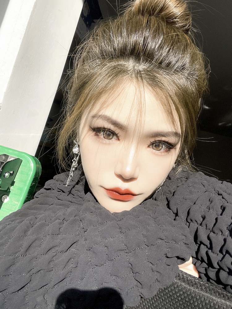 馫-河南省·郑州市·新郑市-抖音-可接寄拍 买家秀 美瞳
身高162体重 103
会p图有摄影师
