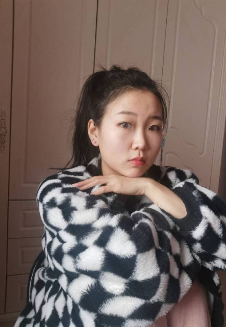 李小西-陕西省·西安市·未央区--学生党 身高165体重105 经常探店打卡 喜欢拍照 会做剪映,喜欢旅行,可以做买家秀模特,拍高质量照片,非诚勿扰,谢谢