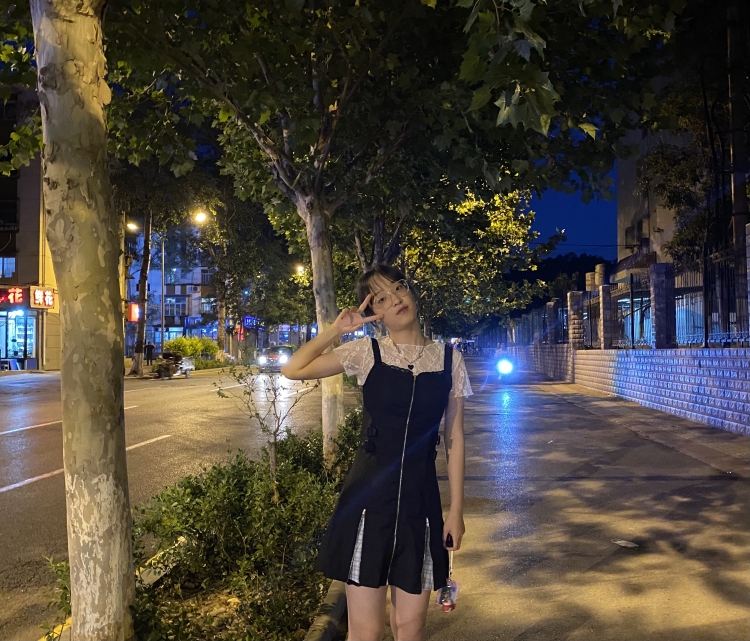 萧湘-河北省·邯郸市·邯山区-***-喜欢拍照主要是对镜自拍,主要做寄拍,也可以做***推广,开箱测评
