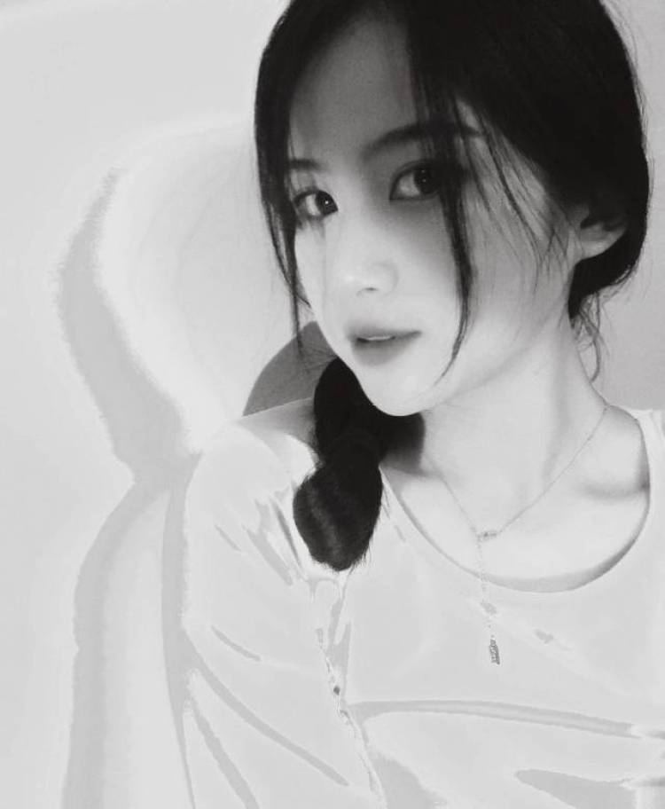 🙃-山东省·菏泽市·牡丹区-抖音 围脖 快手 ins-本人学生一枚 可以接单 网拍 寄拍 测评 等等一些任务 并且可以长期合作 会拍照 p图 唱歌跳舞 多才多艺 身材还可以 160 86 属于微胖 可以拍露脸以及不露脸的都可以 希望可以找我合作