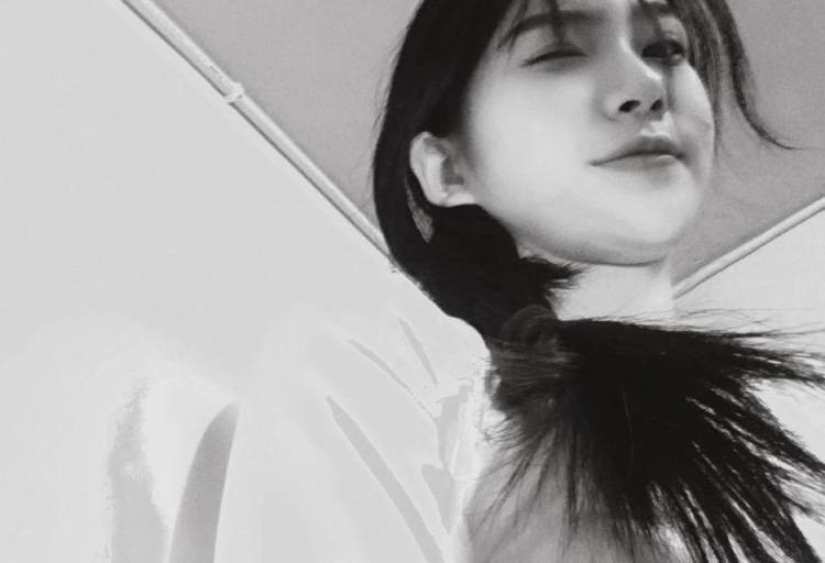 🙃-山东省·菏泽市·牡丹区-抖音 围脖 快手 ins-本人学生一枚 可以接单 网拍 寄拍 测评 等等一些任务 并且可以长期合作 会拍照 p图 唱歌跳舞 多才多艺 身材还可以 160 86 属于微胖 可以拍露脸以及不露脸的都可以 希望可以找我合作