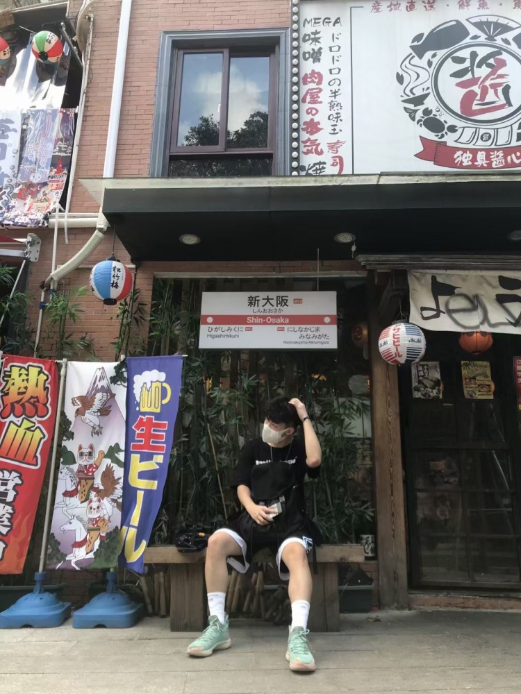 没睡醒-广东省·广州市·白云区-抖音-01年在校大学生
身高174
体重130
少年感男孩
小白接寄拍 请多指教！