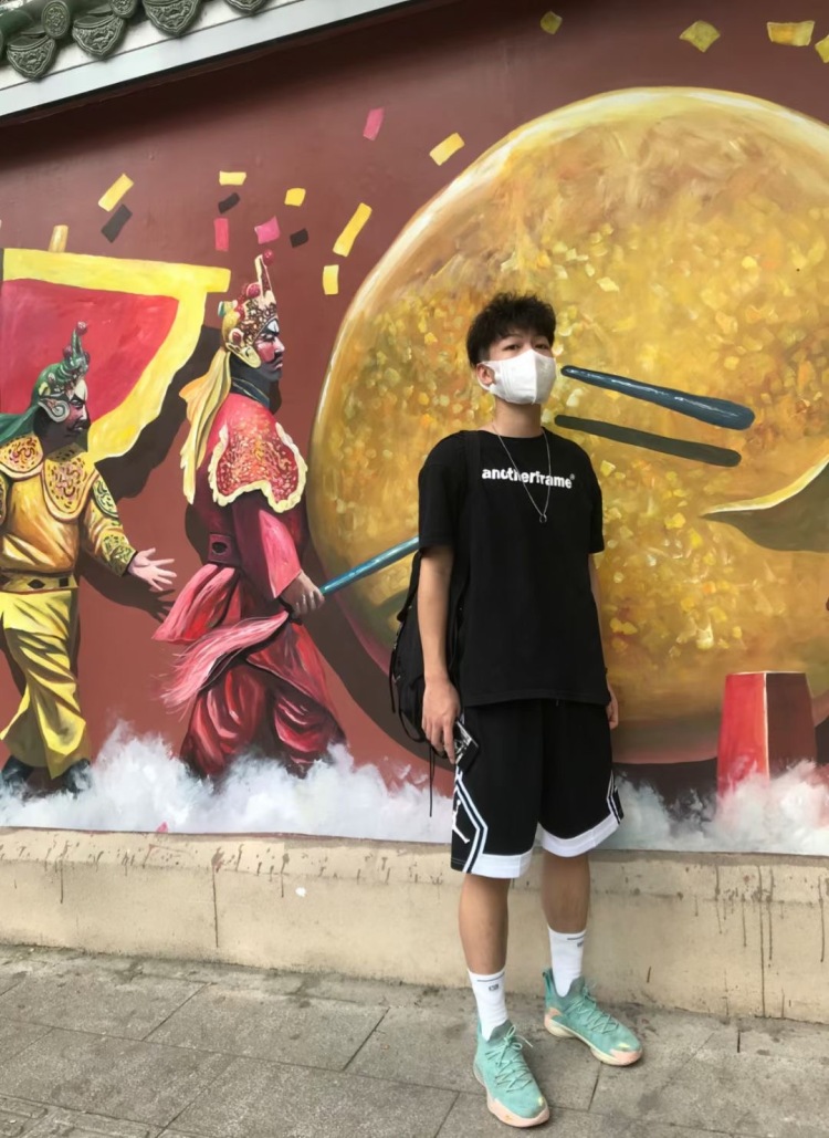 没睡醒-广东省·广州市·白云区-抖音-01年在校大学生
身高174
体重130
少年感男孩
小白接寄拍 请多指教！