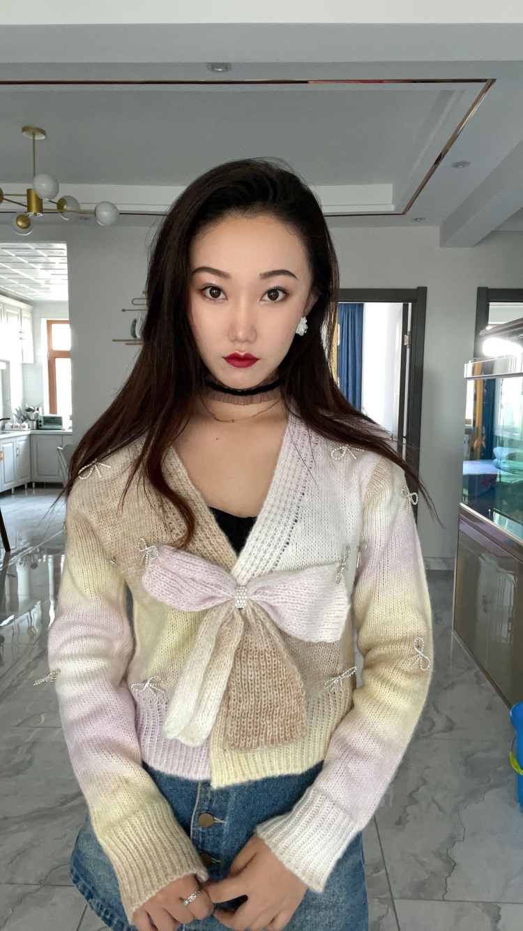 乌丽雅苏-内蒙古自治区·呼伦贝尔市·海拉尔区-抖音-身高165 体重55
接瞳模,服装寄拍 效率高 事少😋