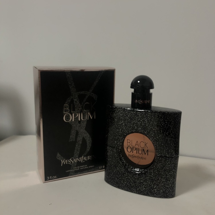 One.Day.-江苏省·南京市·江宁区--平时比较喜欢买买买,护肤品、化妆品以及玩具等等都会买,空闲的时候爱好拍照,可以接受商品寄拍,新手小白价格可以商量。