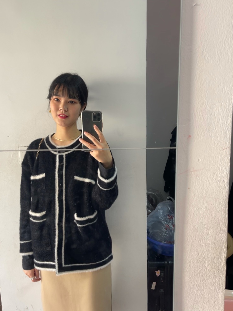 One.Day.-江苏省·南京市·江宁区--身高173cm,体重53kg,喜欢拍照,可以接衣服、首饰、鞋子等等的寄拍,不露脸最好~露脸的照片详谈啦。