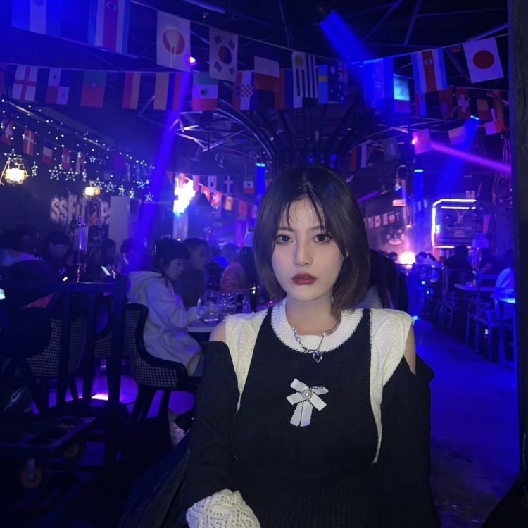 少7一點-陕西省·西安市·临潼区-抖音 快手-我是一名大学生 平常喜欢拍照 个人认为有一定的穿搭审美 会p图 现在也是一个寄拍团队成员