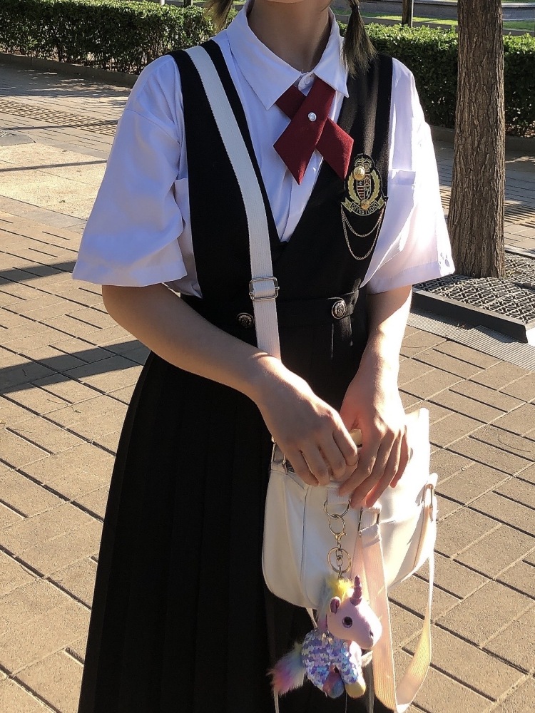 蓝湛已上羡-河北省·邯郸市·成安县--年龄19
身高165
体重95
在校学生,会一些基础舞蹈
喜欢拍照 会修图!