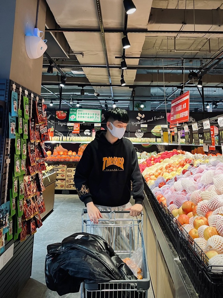 沈阳市首富💰-辽宁省·沈阳市·沈河区--素人寄拍模特 可接寄拍 买家秀 开箱视频 身高180 体重140 本人学生放假期间 时间充足 拍到满意
