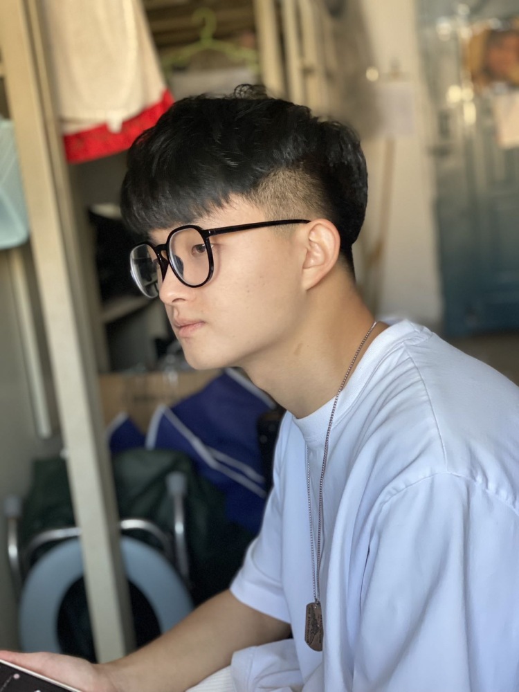 沈阳市首富💰-辽宁省·沈阳市·沈河区--素人寄拍模特 可接寄拍 买家秀 开箱视频 身高180 体重140 本人学生放假期间 时间充足 拍到满意