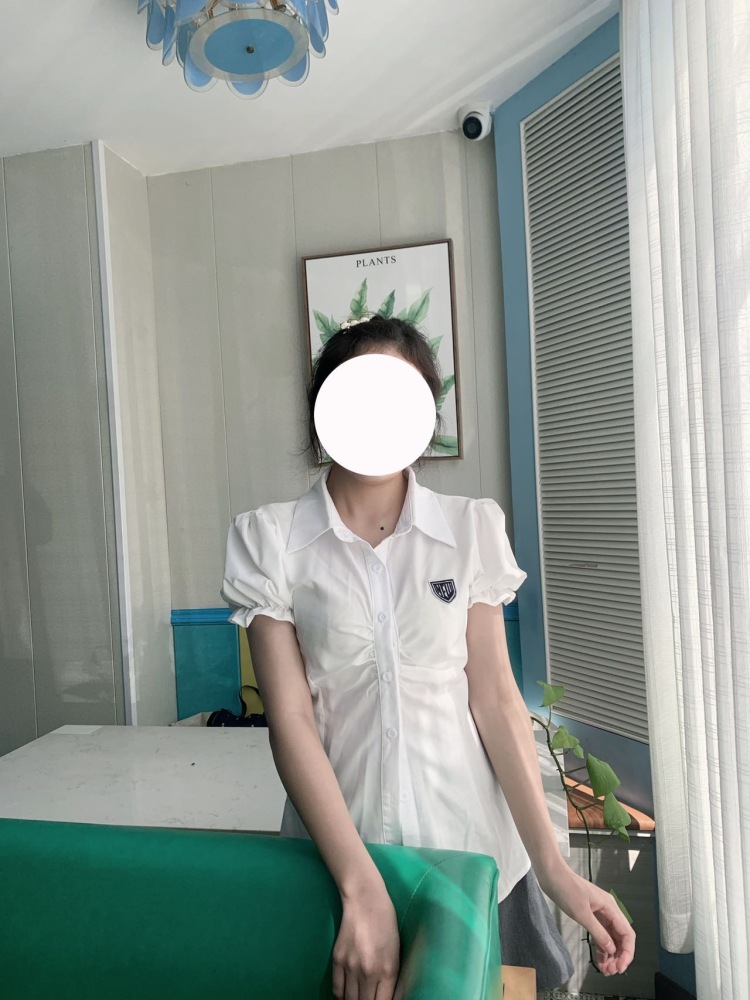 小熊-湖北省·武汉市·洪山区--在校大学生,设计专业,比较喜欢拍照,修图也是老手了,什么风格都尝试,什么风格也都懂点,想着大学期间挣点外卖钱
