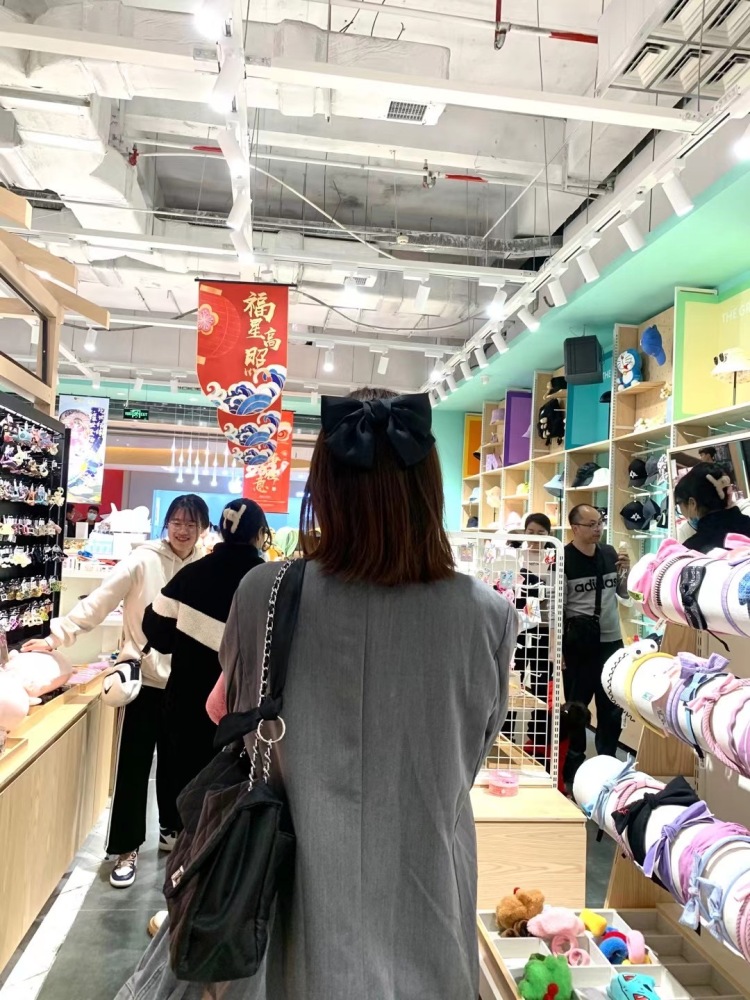 ·-河南省·驻马店市·驿城区--大家好！我是跳跳
接寄拍 网拍 买家秀 🉑️视频 照片 出图快 饰品 各种风格都可驾驭  开箱测评种草 积极配合 直到满意