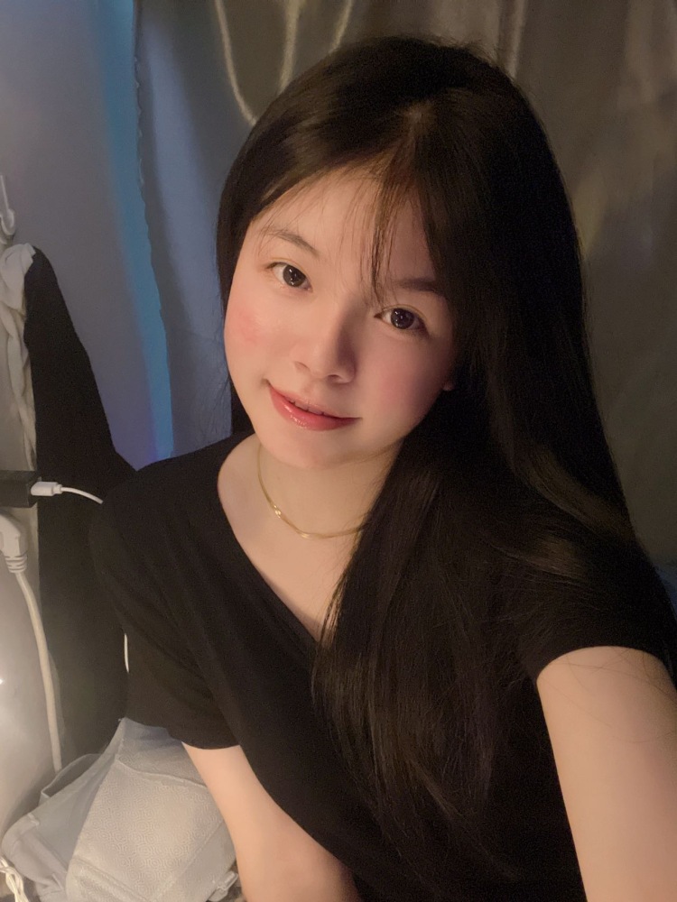玲玲-广西壮族自治区·南宁市·西乡塘区-抖音,快手 ***-有着丰富拍照经验 能保证每张图片清晰,美瞳 衣服鞋子,帽子围巾等都可接!