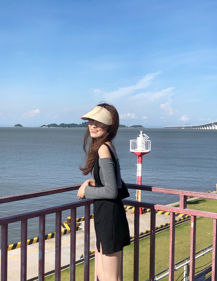 Sunny-广东省·深圳市·龙岗区--接寄拍
身高165体重92鞋码37可盐可甜
接tb pdd的寄拍衣服鞋子包包首饰～