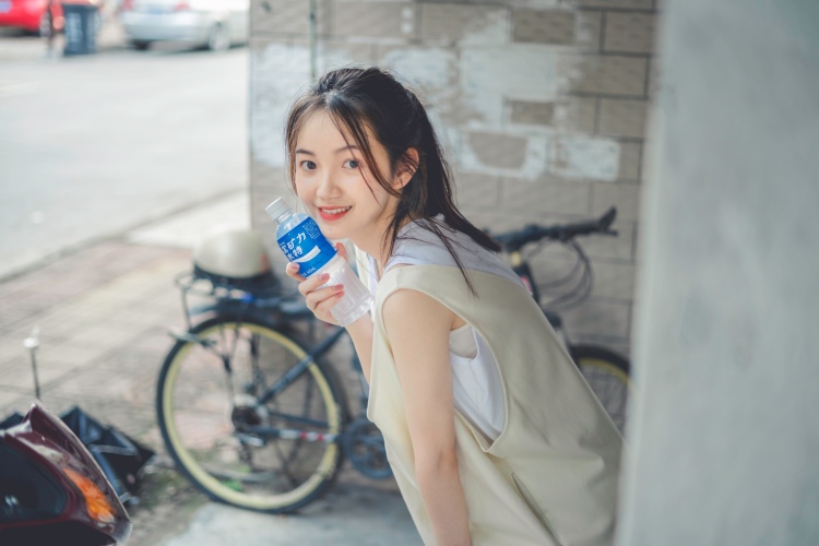 LLLuna-广东省·深圳市·南山区--新人
🉑️接全国范围的买家秀、寄拍模特、穿搭分享
任何风格的都可接~鞋包配饰也接~
年龄:19
身高:166CM
体重:48kg