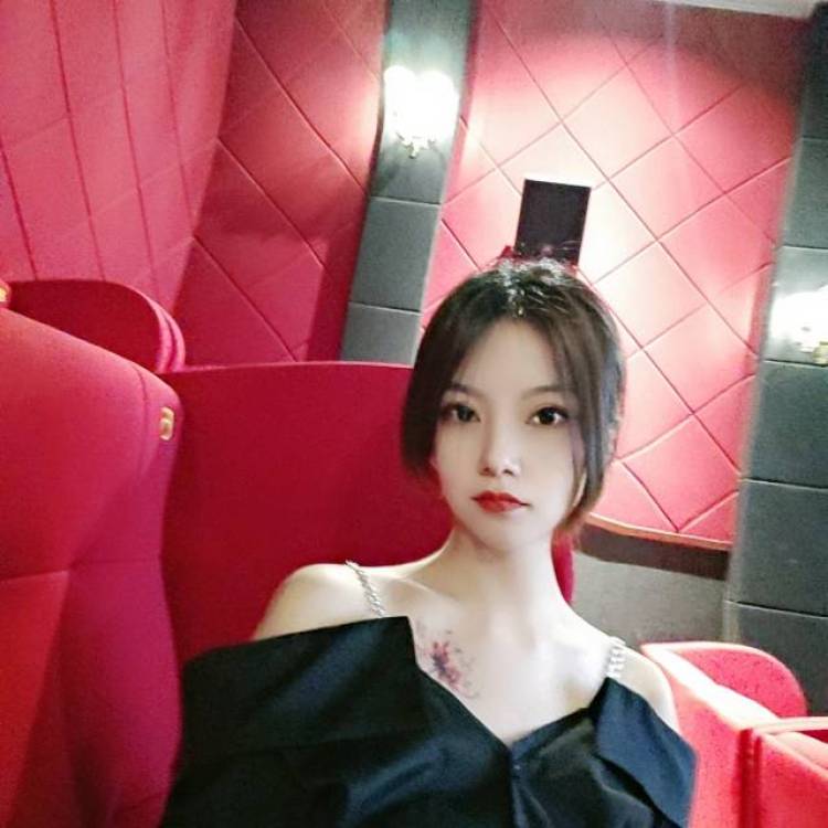是然然呀-吉林省·长春市·南关区--接寄拍,买家秀,淘宝图,风格多样
衣服,饰品,彩妆,美瞳都可接
会拍照,会修图,出图快