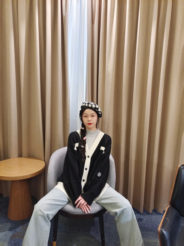 糖醋小李脊🍖-河北省·石家庄市·裕华区--新人 接寄拍和买家秀 服饰都可
会拍照 会修图 风格多变
态度好 素质高 出图快
空中乘务专业 兼职礼仪接待
身高:175
体重:56