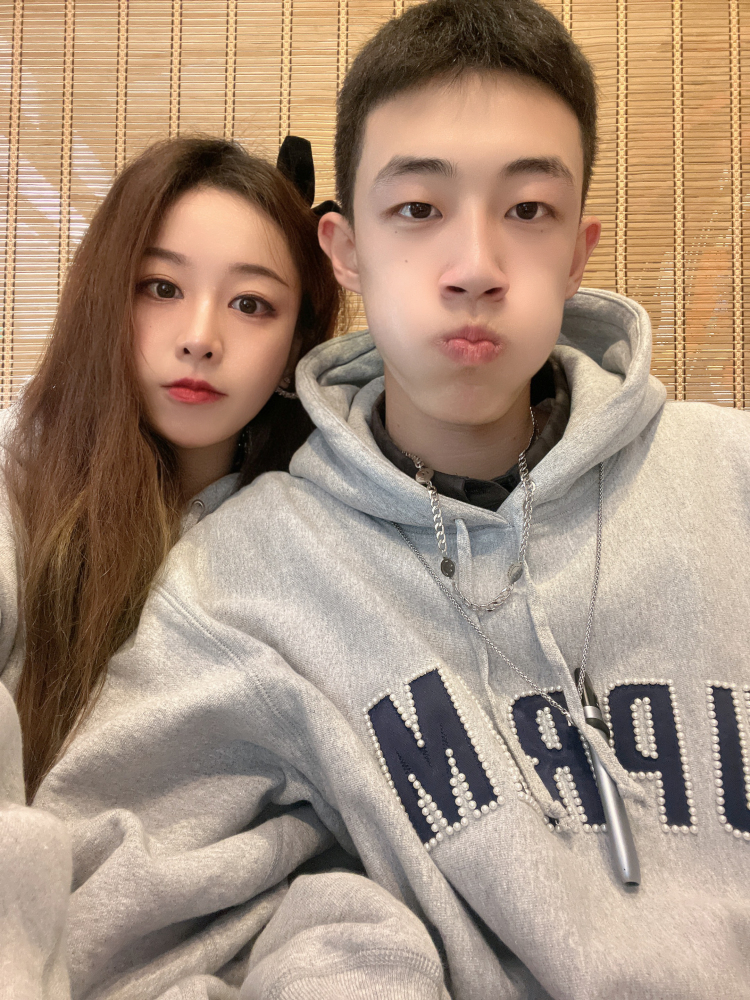 斑马.W-黑龙江省·哈尔滨市·道里区--善于发布买家秀 商品测评 服装搭配 化妆品护肤品测评 饰品实拍等
探店测评 包含美食 咖啡厅 diy手作坊 游乐园等