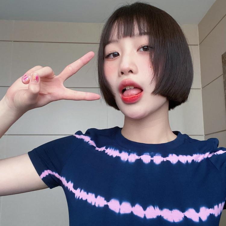 BlAcKdoVe2_-湖南省·长沙市·开福区-抖音 *** 微博-学生党,接寄拍模特、产品测评种草、新媒体运营、产品推广、买家秀等,169 49kg,会pr、ps、剪映,擅长化妆穿搭拍照拍摄唱歌,可变换多种风格,有单反,有寄拍经验,不拖单,有诚意者call~