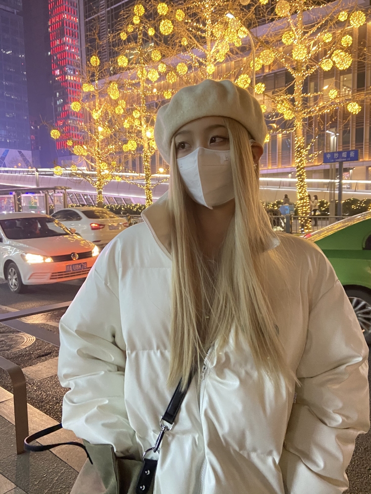 BlAcKdoVe2_-湖南省·长沙市·开福区-抖音 *** 微博-学生党,接寄拍模特、产品测评种草、新媒体运营、产品推广、买家秀等,169 49kg,会pr、ps、剪映,擅长化妆穿搭拍照拍摄唱歌,可变换多种风格,有单反,有寄拍经验,不拖单,有诚意者call~