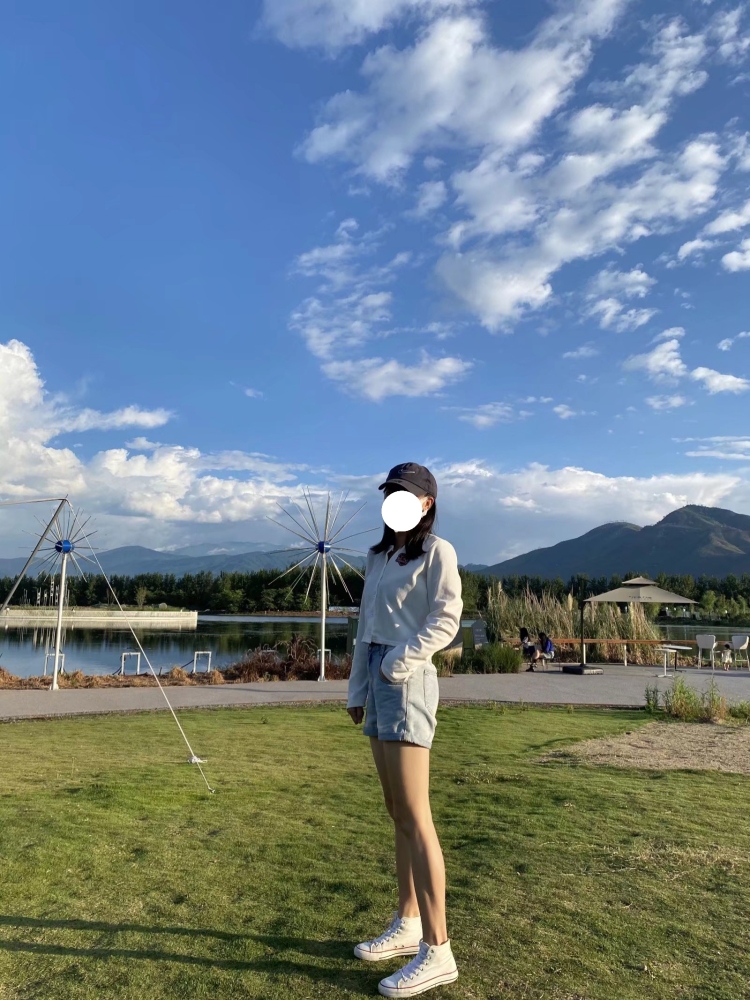 Isabellae.-四川省·凉山彝族自治州·西昌市-抖音，***-大学生，身高167体重102，可接淘宝pdd天猫寄拍，风格多样，会配合商家要求进行拍摄，合作能力强，空闲时间多