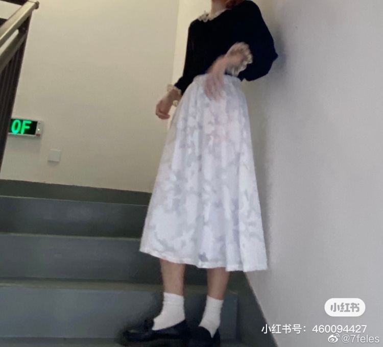 秋秋-江西省·鹰潭市·贵溪市-***-接寄拍,身高168、体重98
拼刀刀、淘宝都可。衣服,饰品、美妆、美瞳都行、不限制