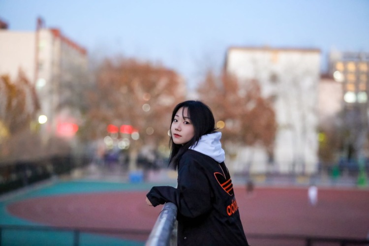 电眼美杜莎-河北省·邢台市·信都区--素人寄拍模特 身高160 体重65kg 适合拍一些上衣头饰为主的 新人尝鲜 费用协商