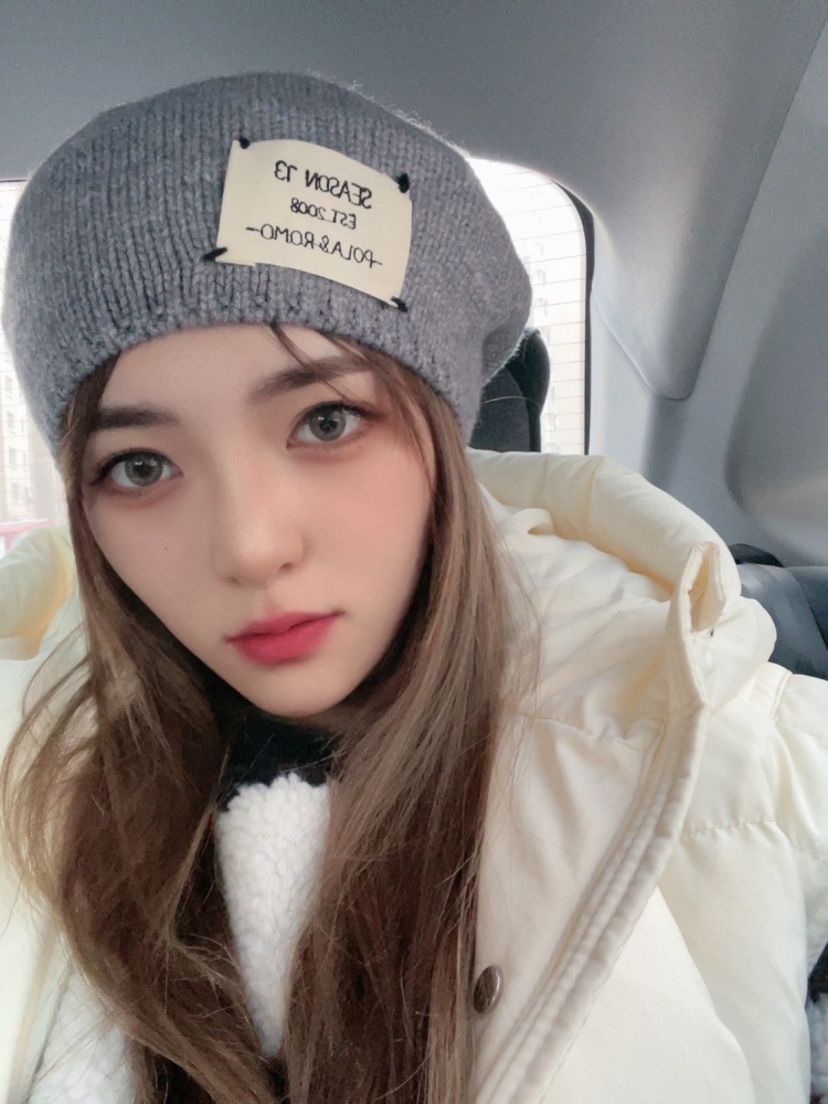 Lytttttttt_-天津市·天津市·和平区-抖音-本人接受服装，饰品，美瞳，美妆等寄拍
身高170，体重62kg
平时喜欢拍照，探店