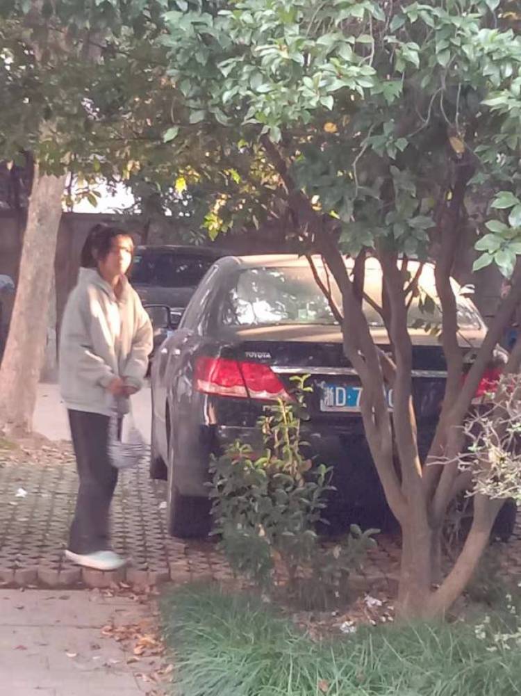 笑个屁-浙江省·绍兴市·诸暨市-抖音 ***-接拍 衣服首饰包包鞋子都可以
身高160体重84
费用可商量
接寄拍