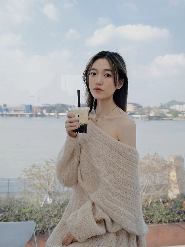 菜菜-广东省·佛山市·顺德区-***-身高165体重88
有拍照修图技术,还可以相机出图
认真对待每一单!