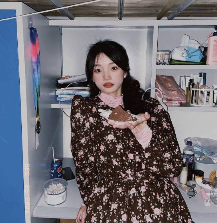 Darleen.-广西壮族自治区·南宁市·武鸣区-抖音快手***-买家秀 模特图 美妆 等 个人比较喜欢拍照 风格不定 多数都可接受