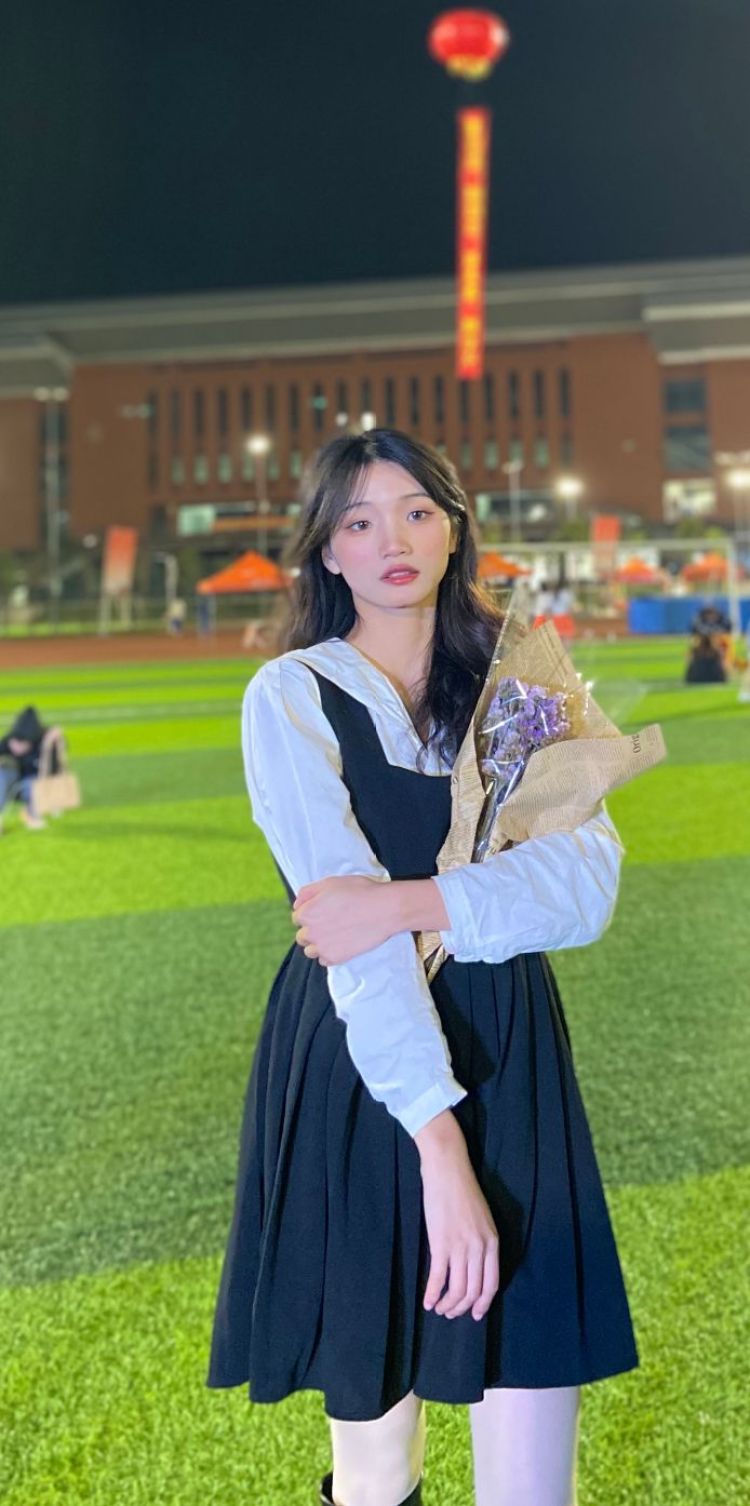 Darleen.-广西壮族自治区·南宁市·武鸣区-抖音快手***-买家秀 模特图 美妆 等 个人比较喜欢拍照 风格不定 多数都可接受