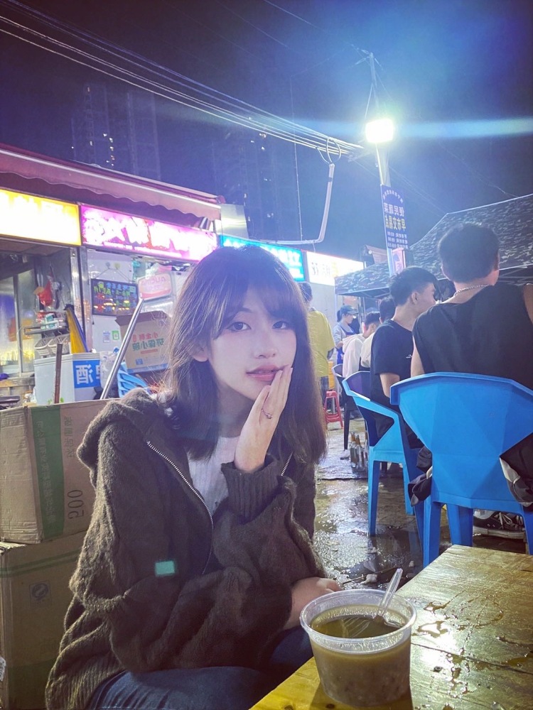 不为love掉眼泪-广西壮族自治区·百色市·靖西市-快手 抖音 ***：靖西芒果-风格多变 都可驾驭 收到货拍照速度快 返图质量高 脾气好 快手抖音***微博：靖西芒果（同名）