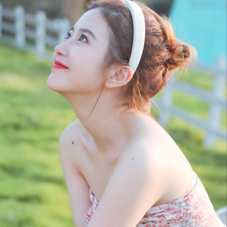 irene-重庆市·重庆市·南川区-抖音 ***-擅长弹琴,唱歌,拍摄各种风格的照片,可接服装,饰品,化妆品,探店,欢迎约拍